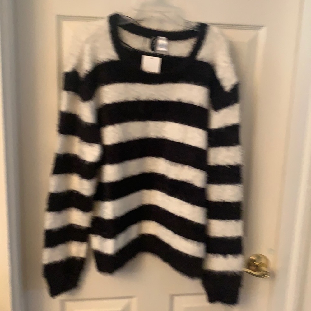 Sweater nwt
